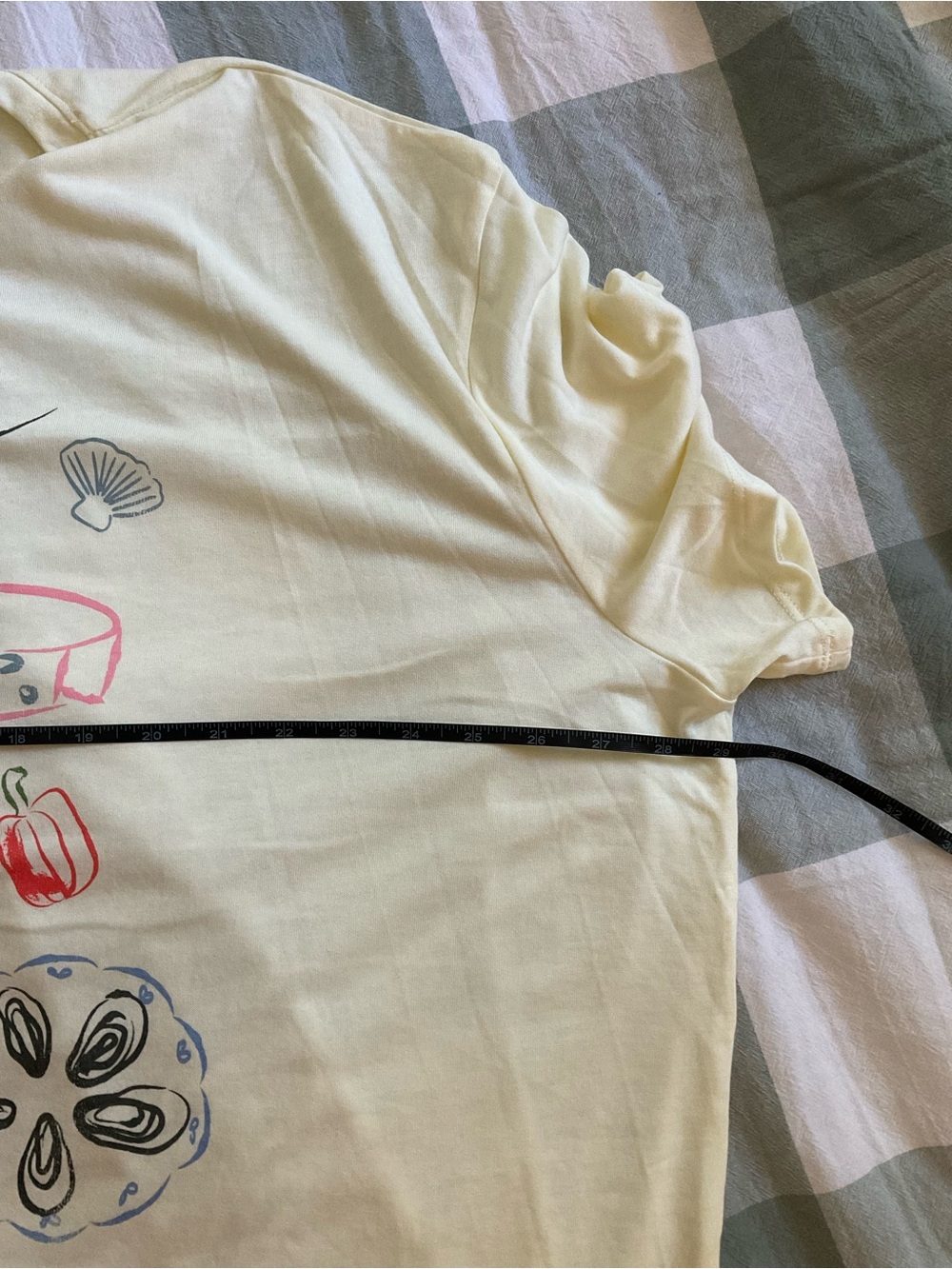 Hello Kitty Plus Size Cream Short Sleeve Graphic Tee - Picture 6 of 6